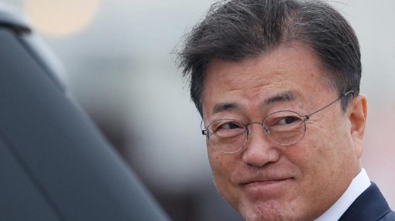 Mantan Presiden Korea Selatan Moon Jae In Buka Suara atas Kematian Lee Sun Kyun
