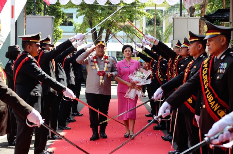 Pisah Sambut Kapolres Tuban: AKBP William Apresiasi Dedikasi AKBP Oskar