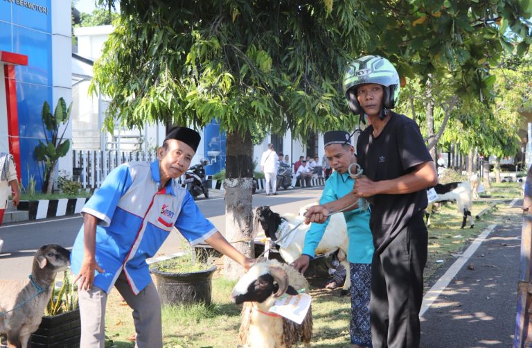 Hewan Kurban Polres Tuban Disalurkan ke Masjid, Lapas, dan Disabilitas
