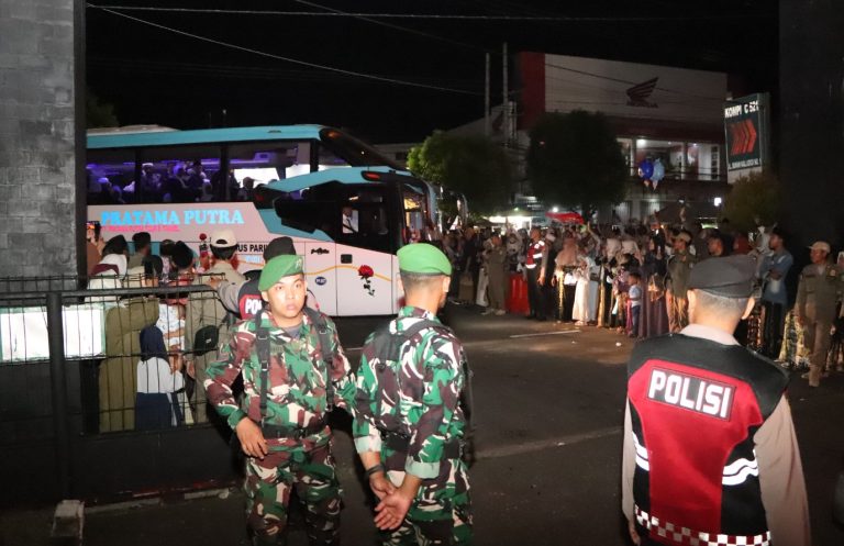 Pengamanan Kedatangan Jamaah Haji Kloter 68 dan 69, Polres Tuban Siaga Penuh